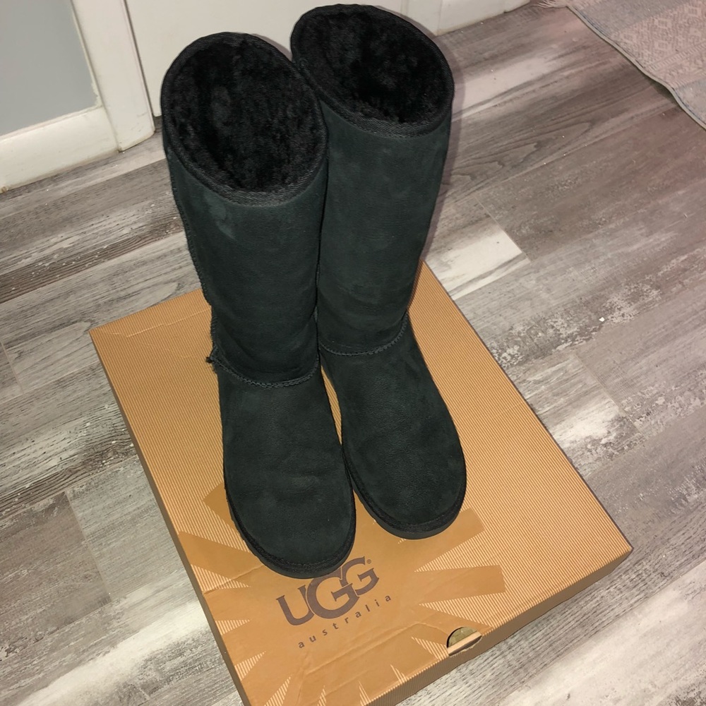 Ugg tall classic black suede boot size 8